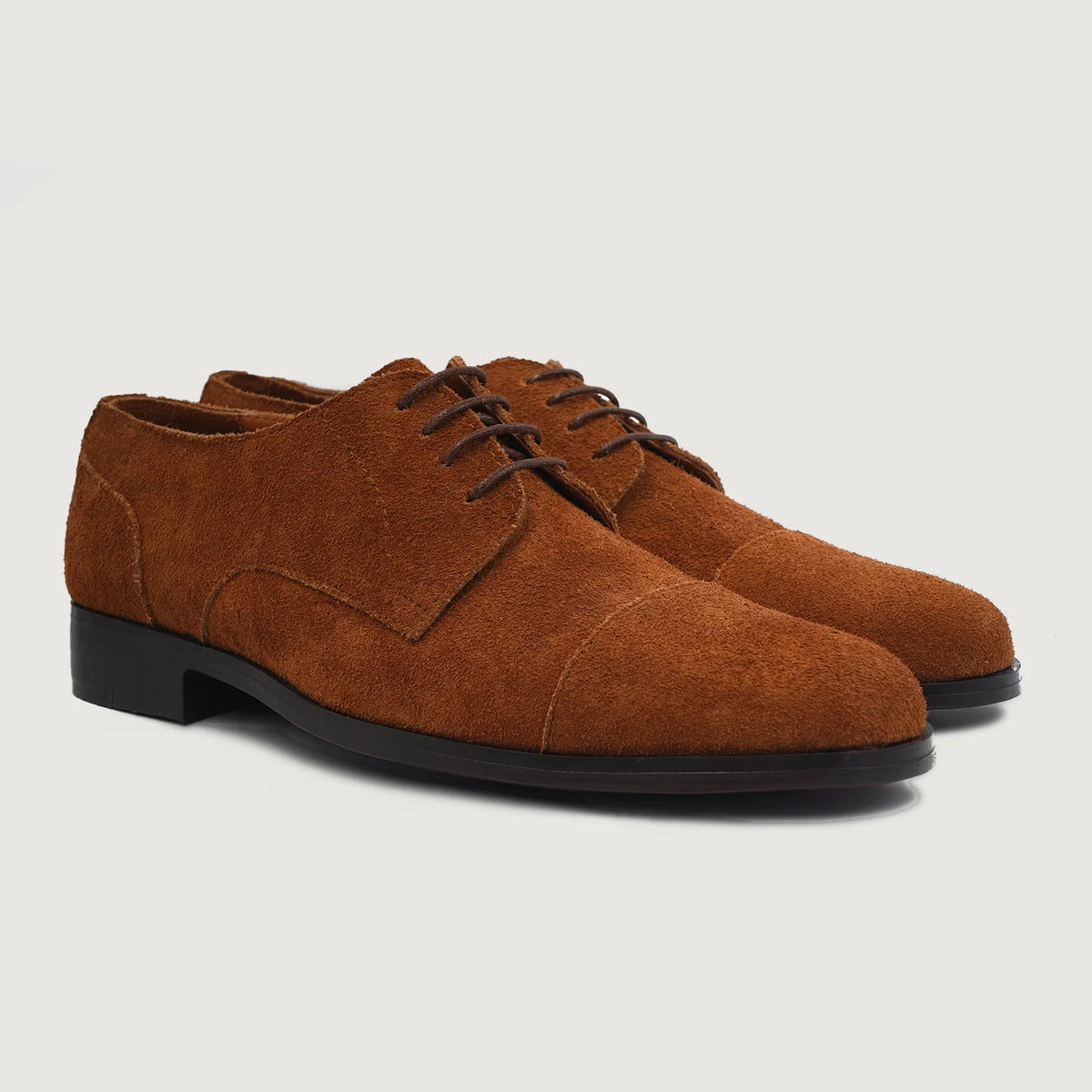 Attorney Derby Коричневый Suede Кожаная обувь для Мужчин For Men in Brown Goatskin Suede - Вид сбоку | Купить в официальном онлайн-магазине