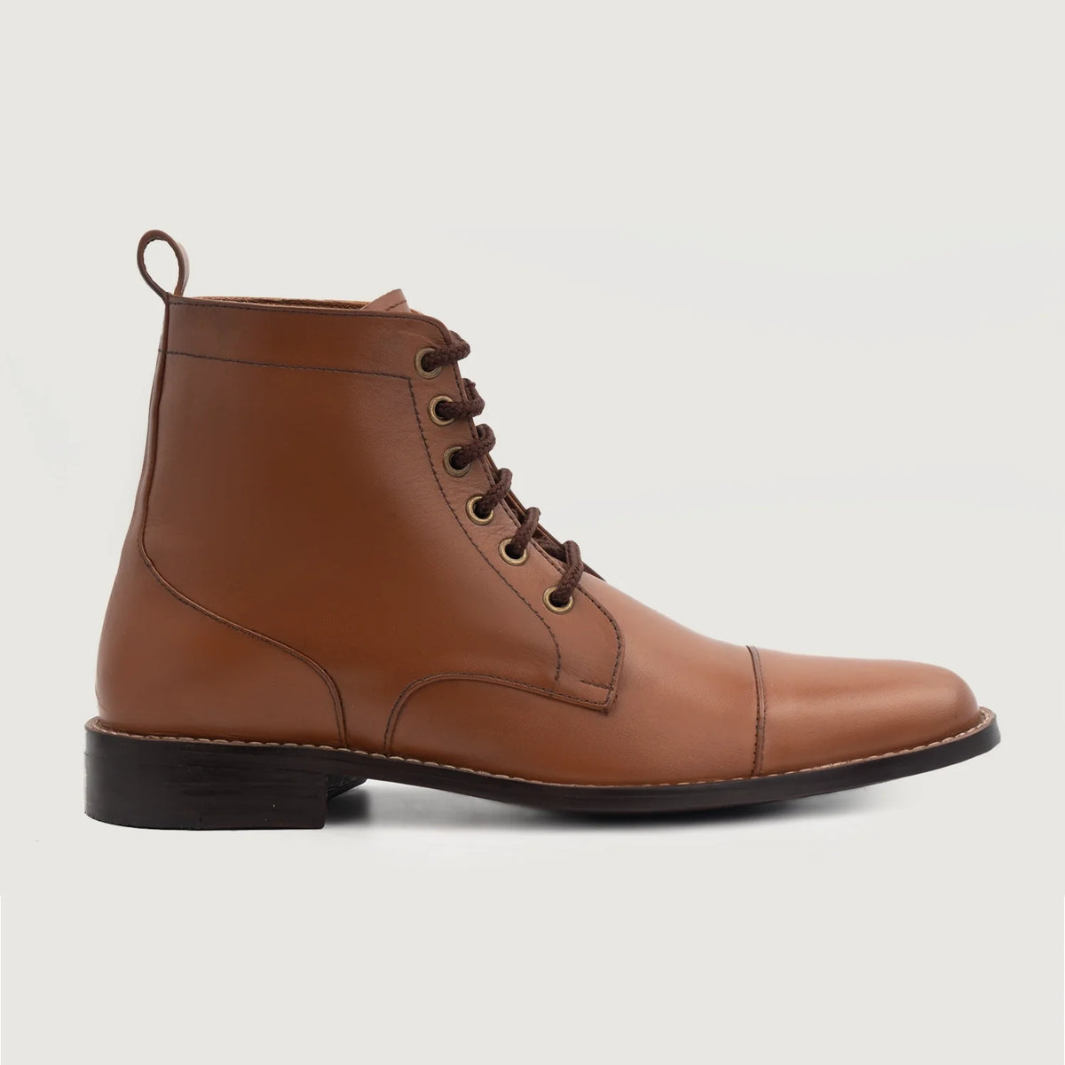 Tan Full-Grain leather Boots - Рантовая конструкция Goodyear Welt и носок обуви