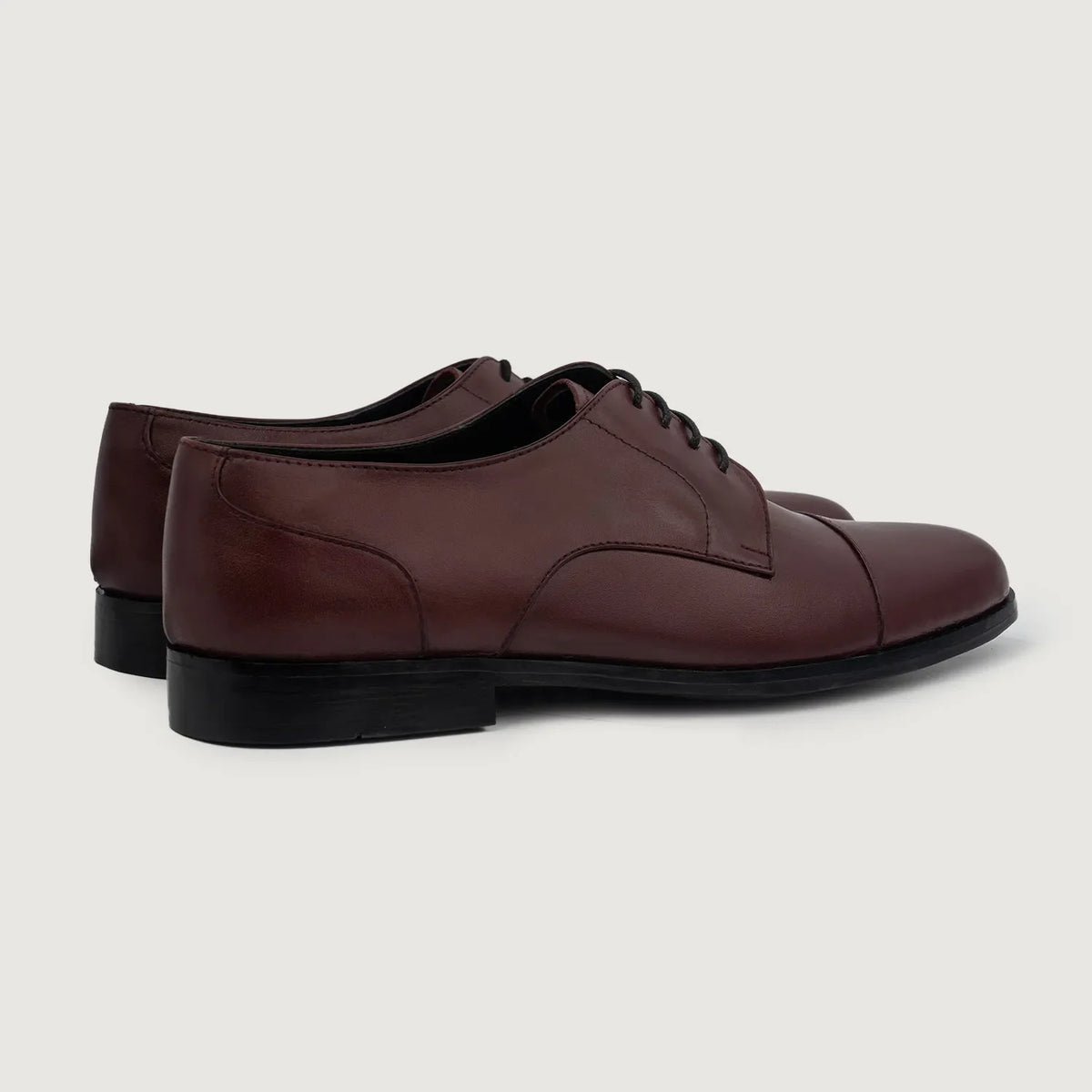 High-Traction Rubber Outsole & Lug Tread Pattern on Attorney Derby Бордовый Кожаная обувь для Мужчин For Men