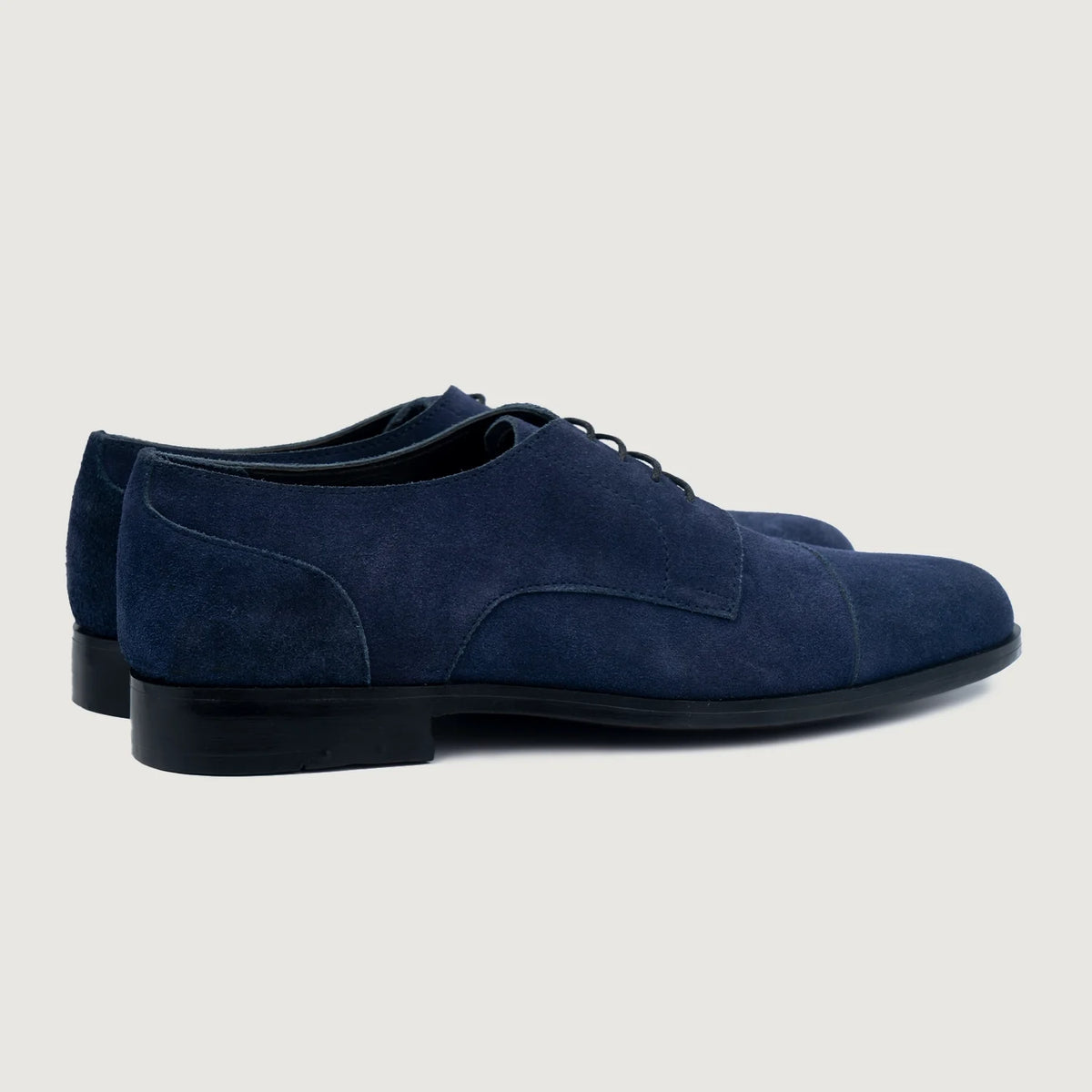 High-Traction Rubber Outsole & Lug Tread Pattern on Attorney Derby Midnight Синий Suede Кожаная обувь для Мужчин For Men