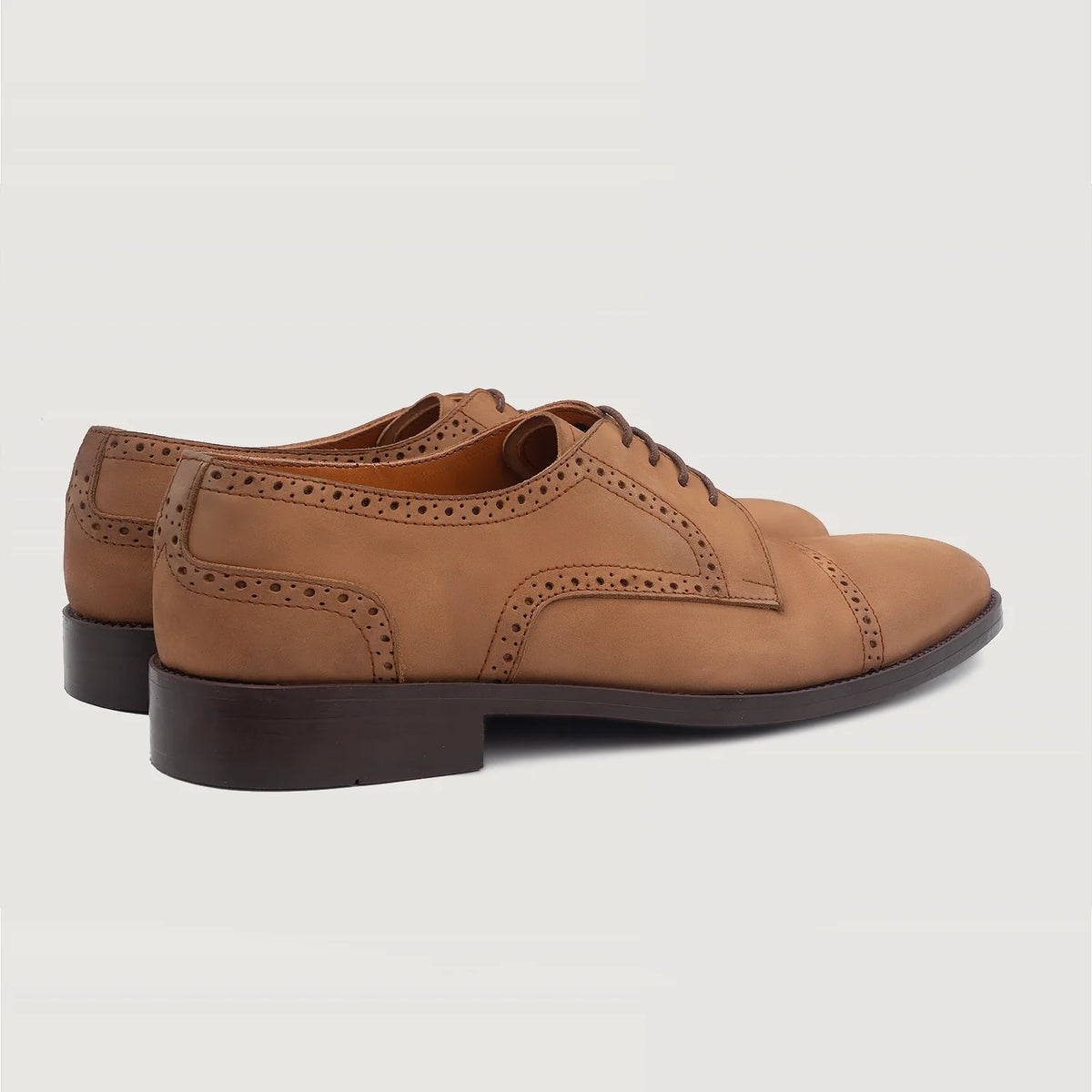 High-Traction Rubber Outsole & Lug Tread Pattern on Dirk Brogues Derby Коричневый Nubuck Кожаная обувь для Мужчин For Men