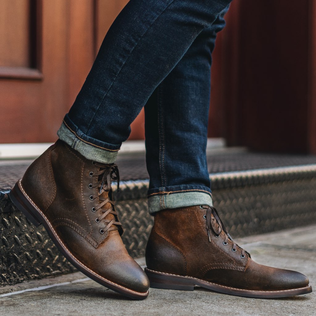 Cushioned Leather Insole & Ergonomic Arch Support Construction Detail