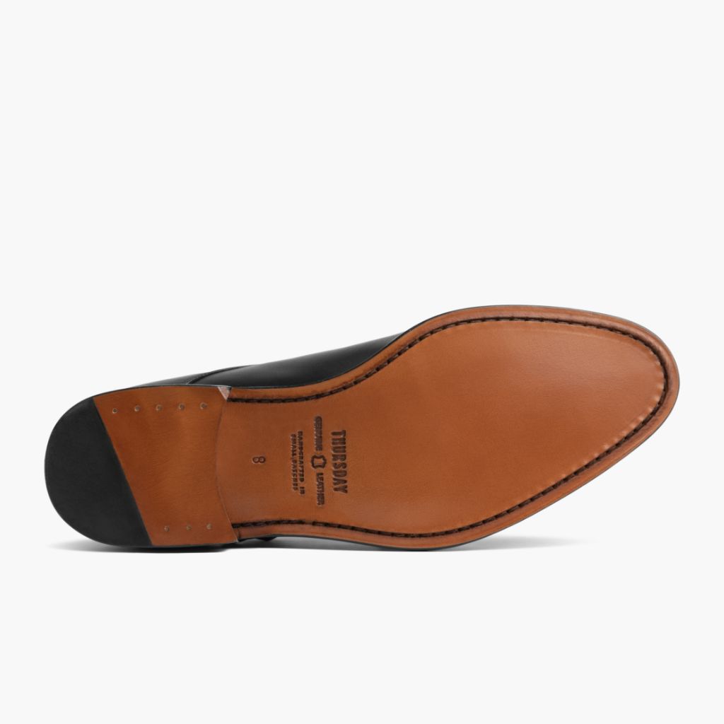High-Traction Rubber Outsole & Lug Tread Pattern on Saint Черный Кожаные лоферы для Мужчин For Men
