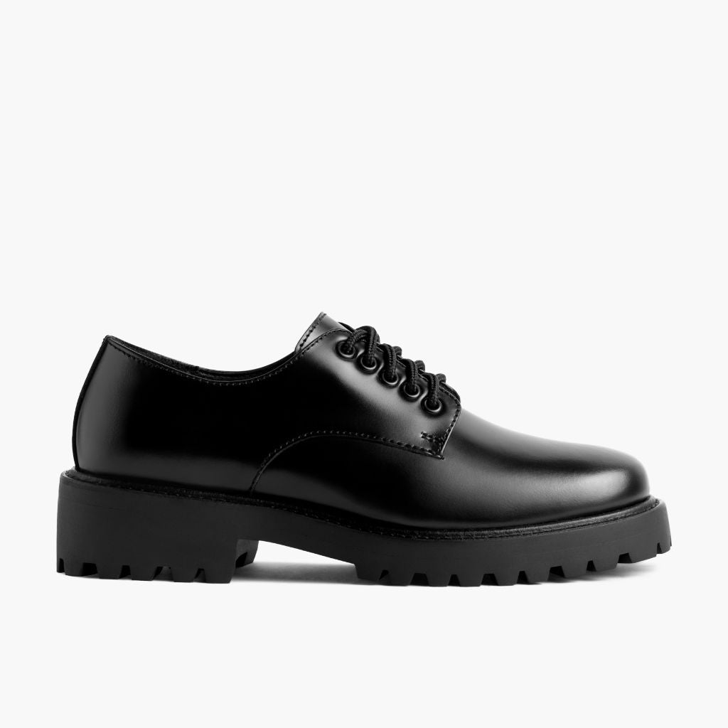 Black Full-Grain leather Sneakers - Рантовая конструкция Goodyear Welt и носок обуви