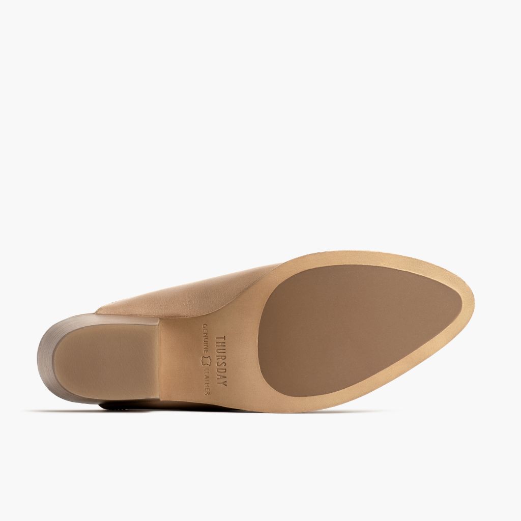 High-Traction Rubber Outsole & Lug Tread Pattern on Breeze Milk Coffee Кожаные ботинки для Женщин
