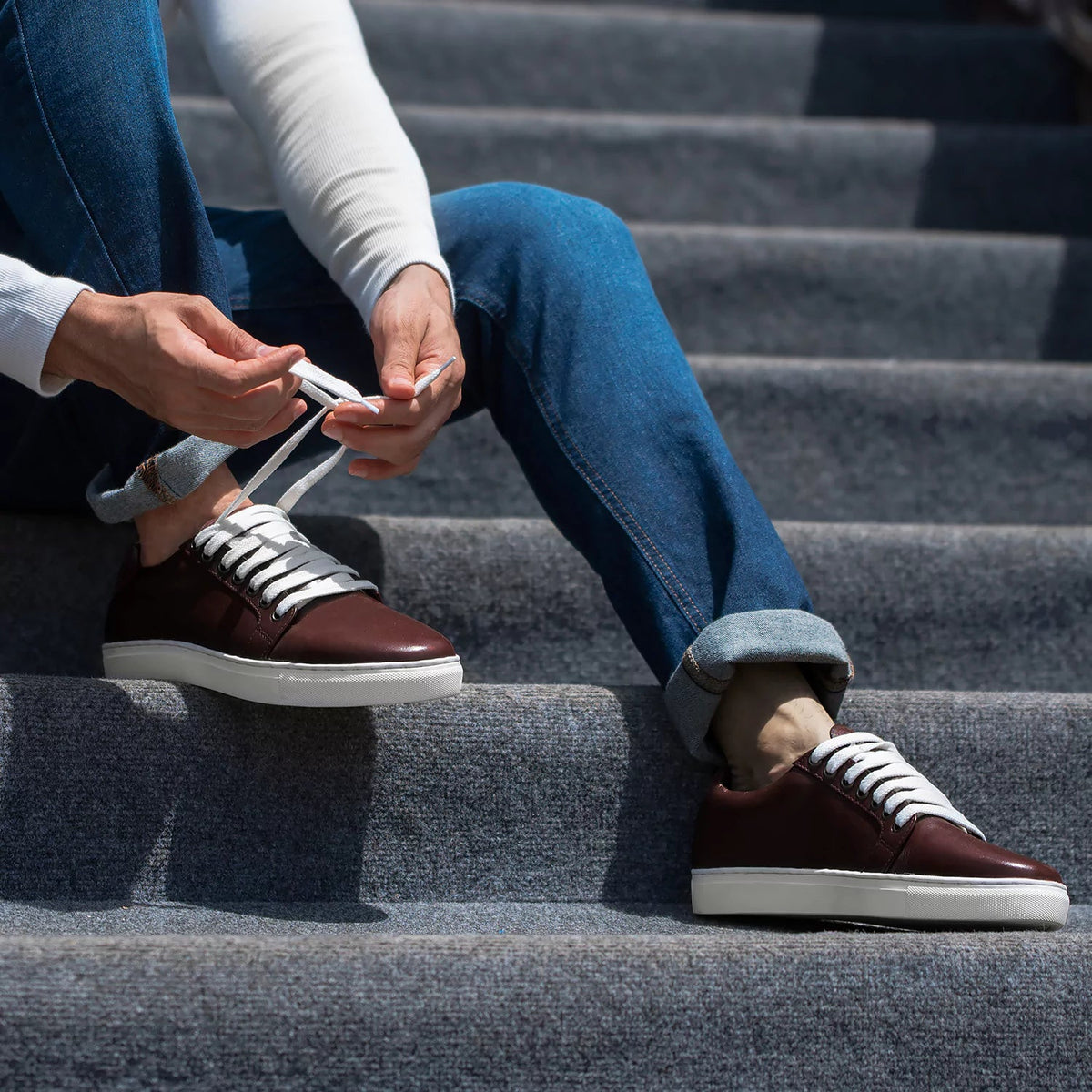 High-Traction Rubber Outsole & Lug Tread Pattern on Murphy Low Top Бордовый Кожаные кеды для Мужчин