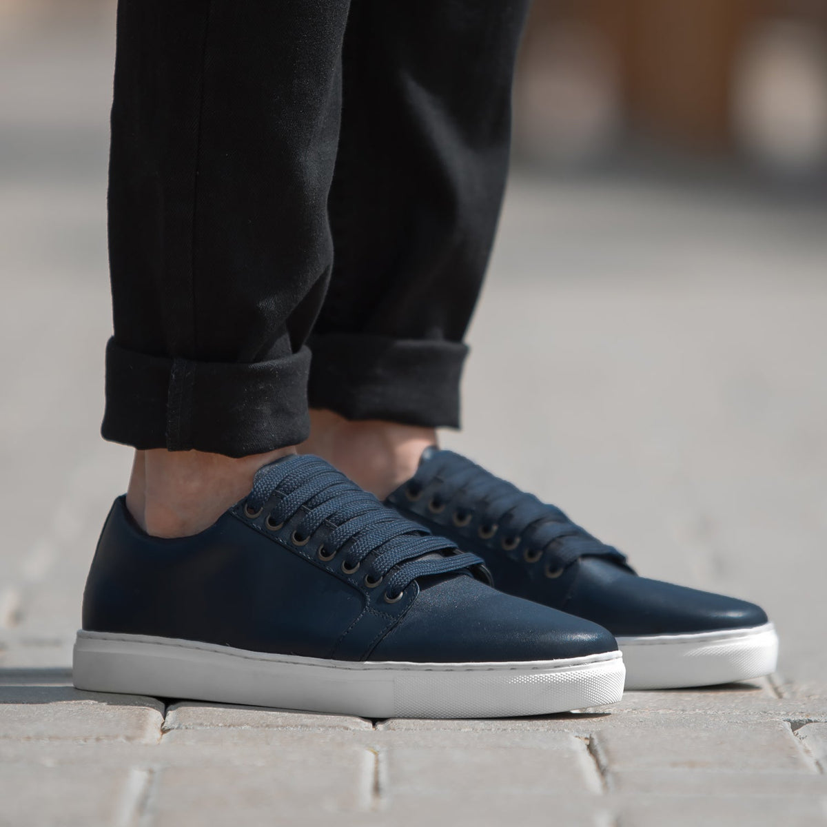 Murphy Low Top Midnight Синий Кожаные кеды для Мужчин in Midnight Blue Full-Grain Leather - Вид сбоку | Купить в официальном онлайн-магазине