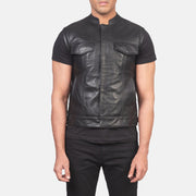 
Крупный план деталей of Band & Zipper with Button Flap Hardware on Atlas Moto Черный Кожаный жилет для Мужчин