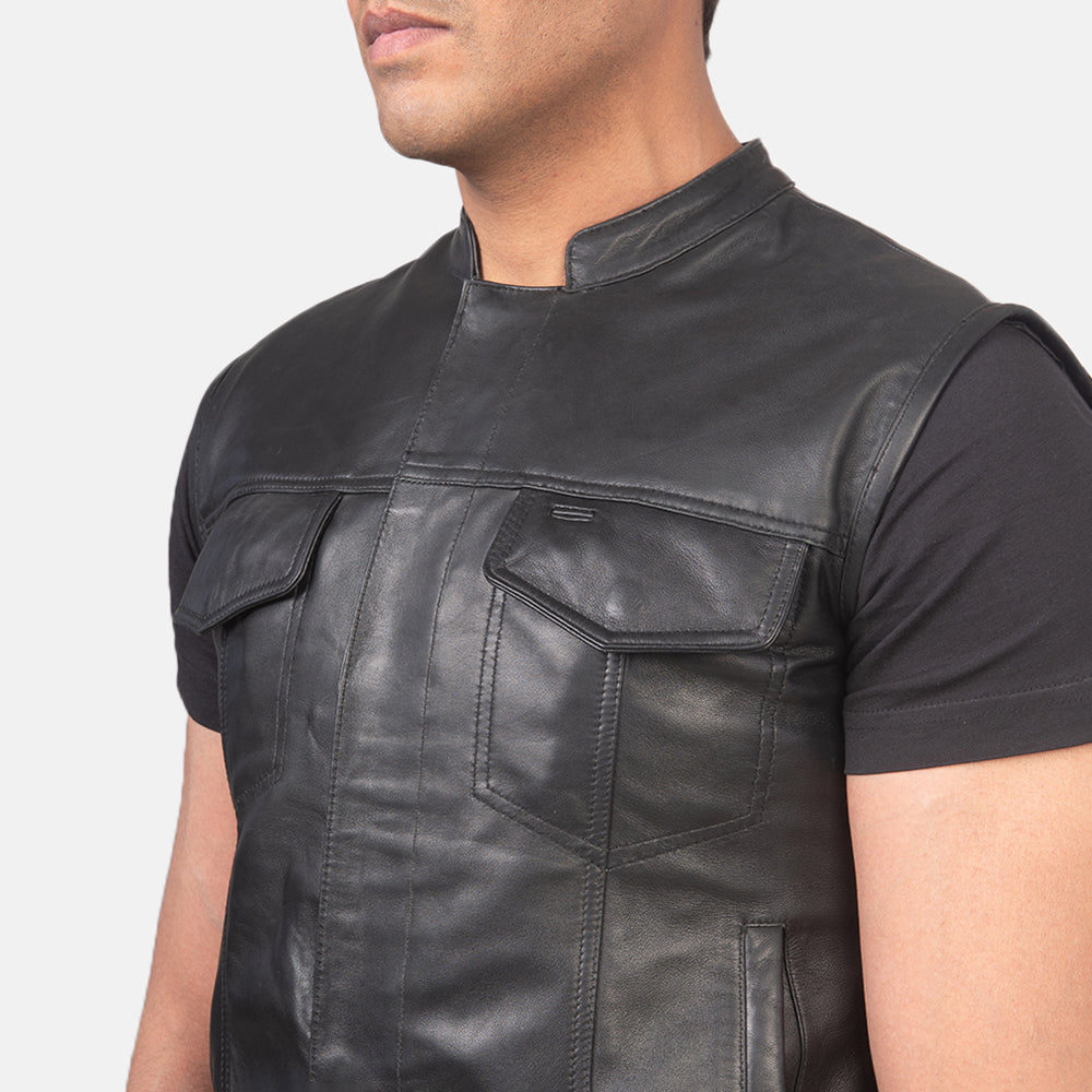 
Вид подкладки Showing Quilted Polyester Lining & Два функциональных внутренних кармана
