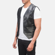 
Black Cowhide leather Vest - Вид сзади, подчеркивающий посадку по плечам и ровный край
