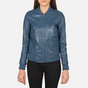 
Крупный план деталей of Varsity - Rib Knit & Zipper with Wind Flap Hardware on Bliss Синий Кожаный бомбер для Женщин