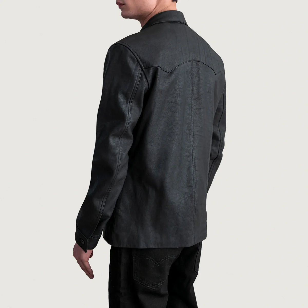 
Вид подкладки Showing Viscose Lining & Два функциональных внутренних кармана