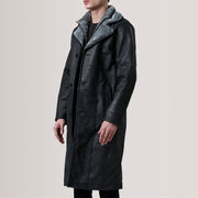 
Cai Distressed Черный Leather Shearling Кожаное пальто для Мужчин For Men - Вид сбоку, демонстрирующий эргономичный крой рукава