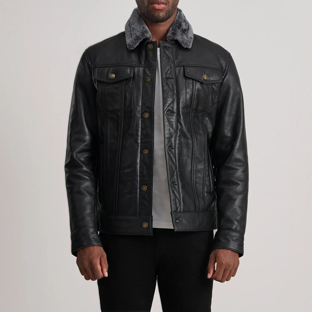 
Dallis Черный Leather Shearling Trucker Кожаная куртка для Мужчин in Black Sheepskin Leather - Вид спереди и приталенный силуэт | Купить в официальном онлайн-магазине