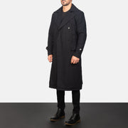 
Black Synthetic Wool Trench Coat - Вид сзади, подчеркивающий посадку по плечам и ровный край