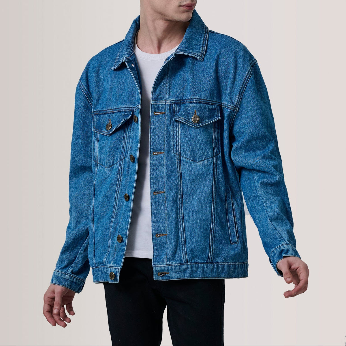 
Eddie Dark Синий Oversized Denim Trucker Кожаная куртка для Мужчин - Вид спереди и приталенный силуэт | Купить в официальном онлайн-магазине
