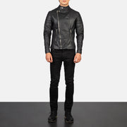 
Faisor Mocha Suede Biker Jacket - Вид сбоку, демонстрирующий эргономичный крой рукава