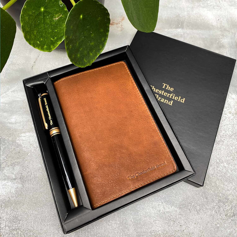 Giftset Leather Writing Case and Pen (Passport holder) женская