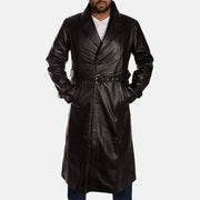 
Black Cowhide Leather Trench Coat - Вид сзади, подчеркивающий посадку по плечам и ровный край