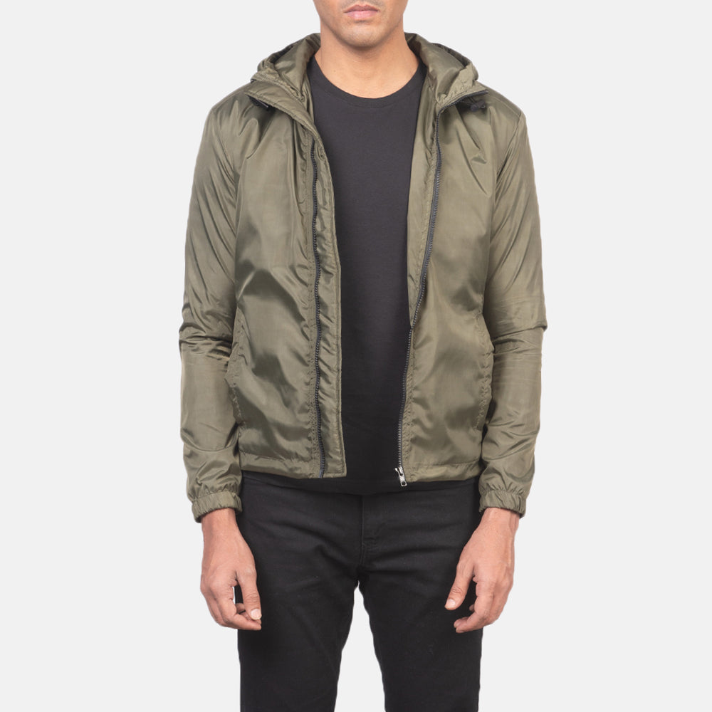 
Jimmy Оливковый Hooded Windbreaker Кожаная куртка для Мужчин in Green Nylon - Вид спереди и приталенный силуэт | Купить в официальном онлайн-магазине