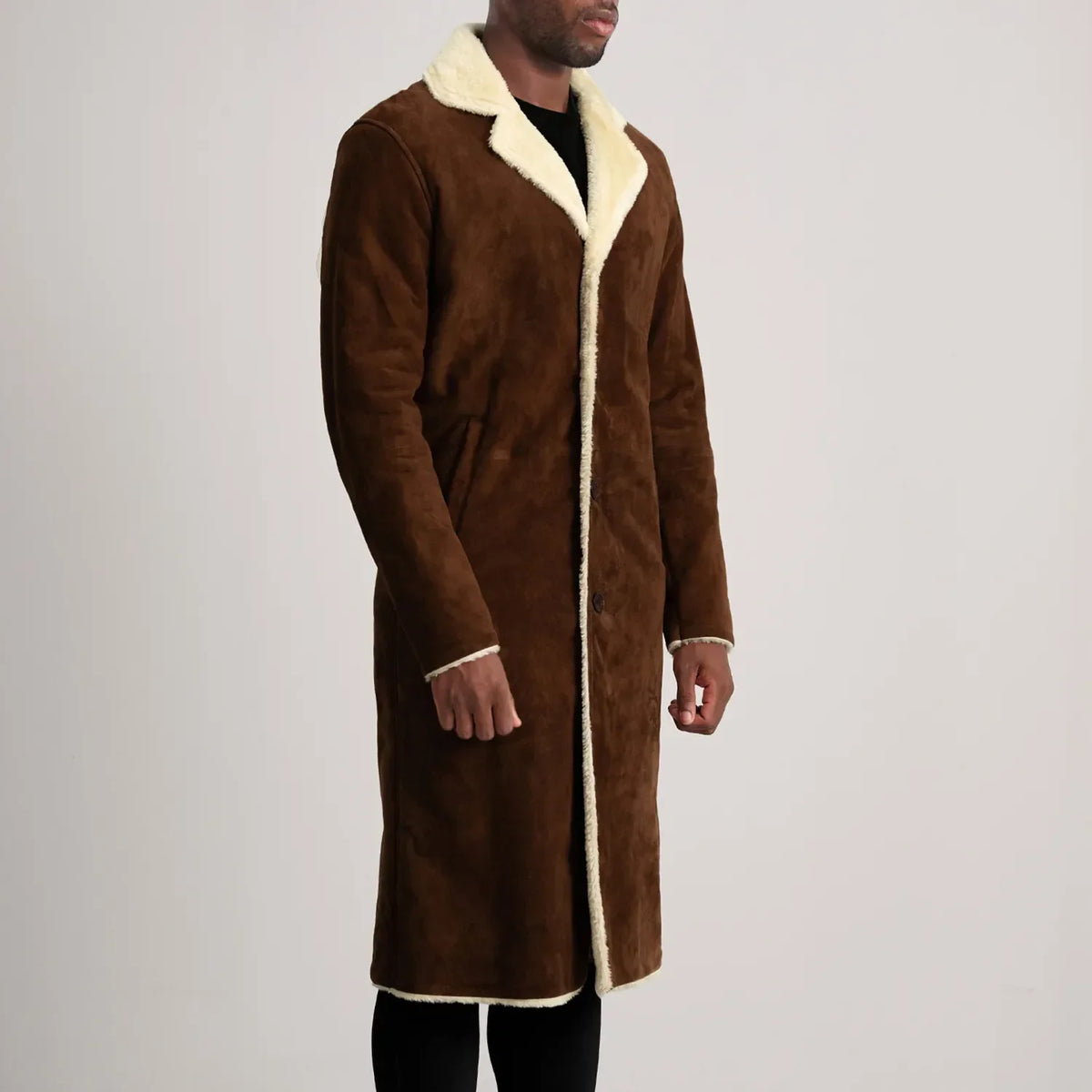 
Brown Goatskin Suede Aviator Jacket - Вид сзади, подчеркивающий посадку по плечам и ровный край