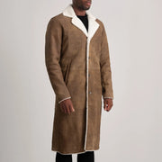 
Distressed Brown Sheepskin Snuffed Aviator Jacket - Вид сзади, подчеркивающий посадку по плечам и ровный край
