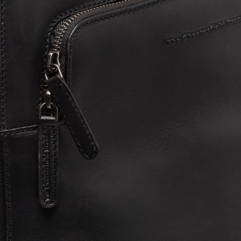 Fornella Full-Grain Leather Backpack женская