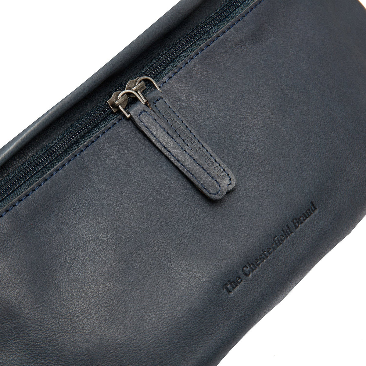
Classic 100% Full-Grain leather Bag - Вид сзади с усиленными кожаными ремнями и прострочкой