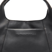 
Крупный план деталей of Classic Collar & Heavy-Duty Zipper Hardware on Salina Кожаная сумка