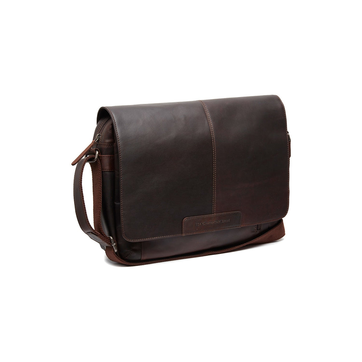 
Everyday Carry Perspective Showing Ergonomic Grab Handle & Strap Comfort