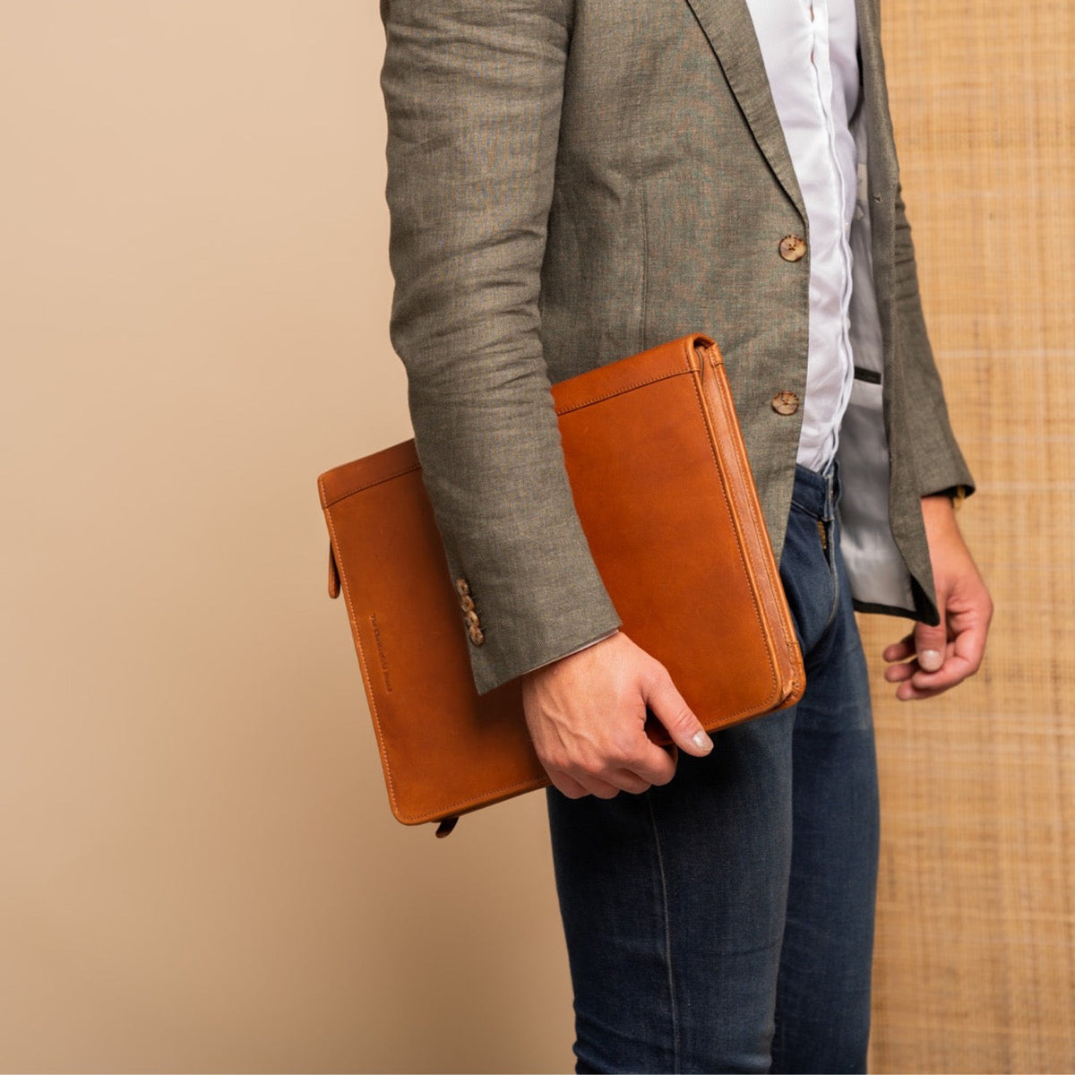 Leather Portfolio Moreton – alternate product view 2