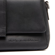 
Solid Antique Brass Hardware & Heavy-Duty Dual Zipper Detail on Clifden Кожаная сумка через плечо