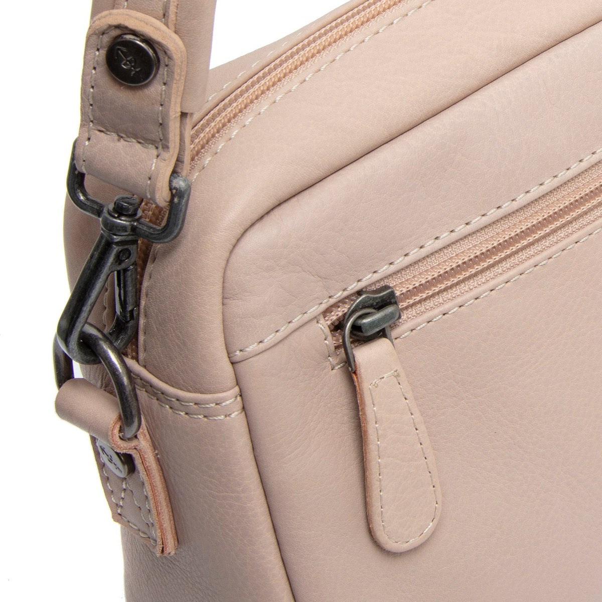 
Вид подкладки Showing Dedicated Padded Laptop Sleeve & Multi-Compartment Organization