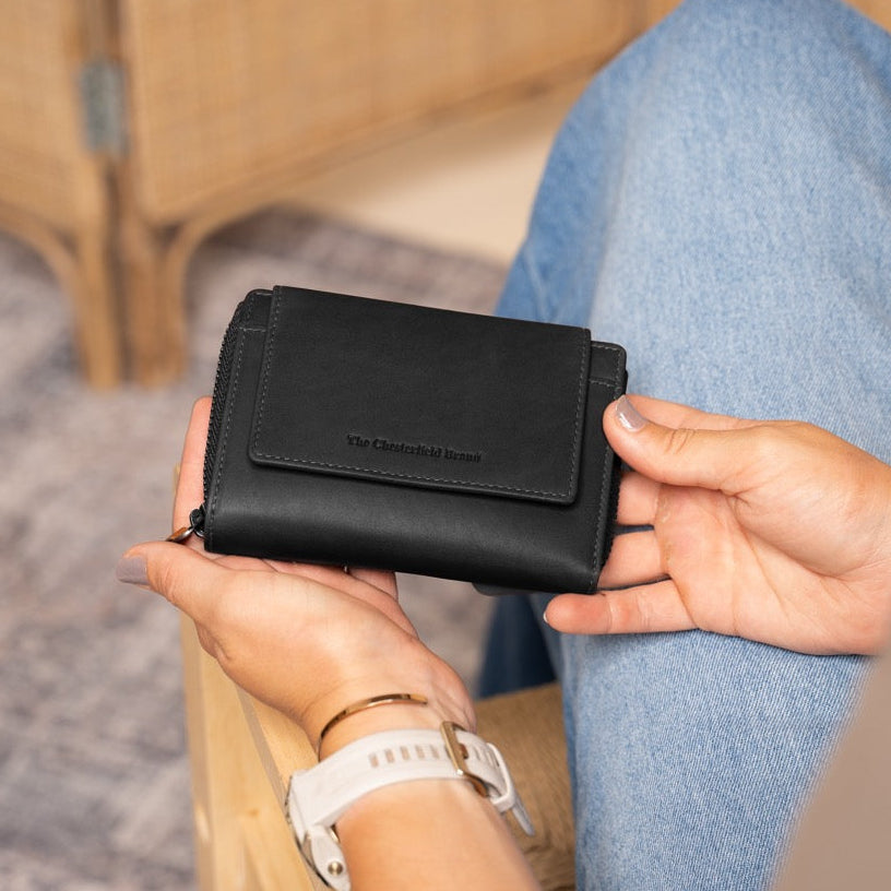 Ascot Full-Grain Leather Wallet женская