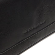 
Solid Antique Brass Hardware & Heavy-Duty Dual Zipper Detail on Rhodos Кожаное портмоне