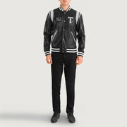
Liberte Texas Черный Leather Varsity Кожаная куртка для Мужчин - Вид сбоку, демонстрирующий эргономичный крой рукава