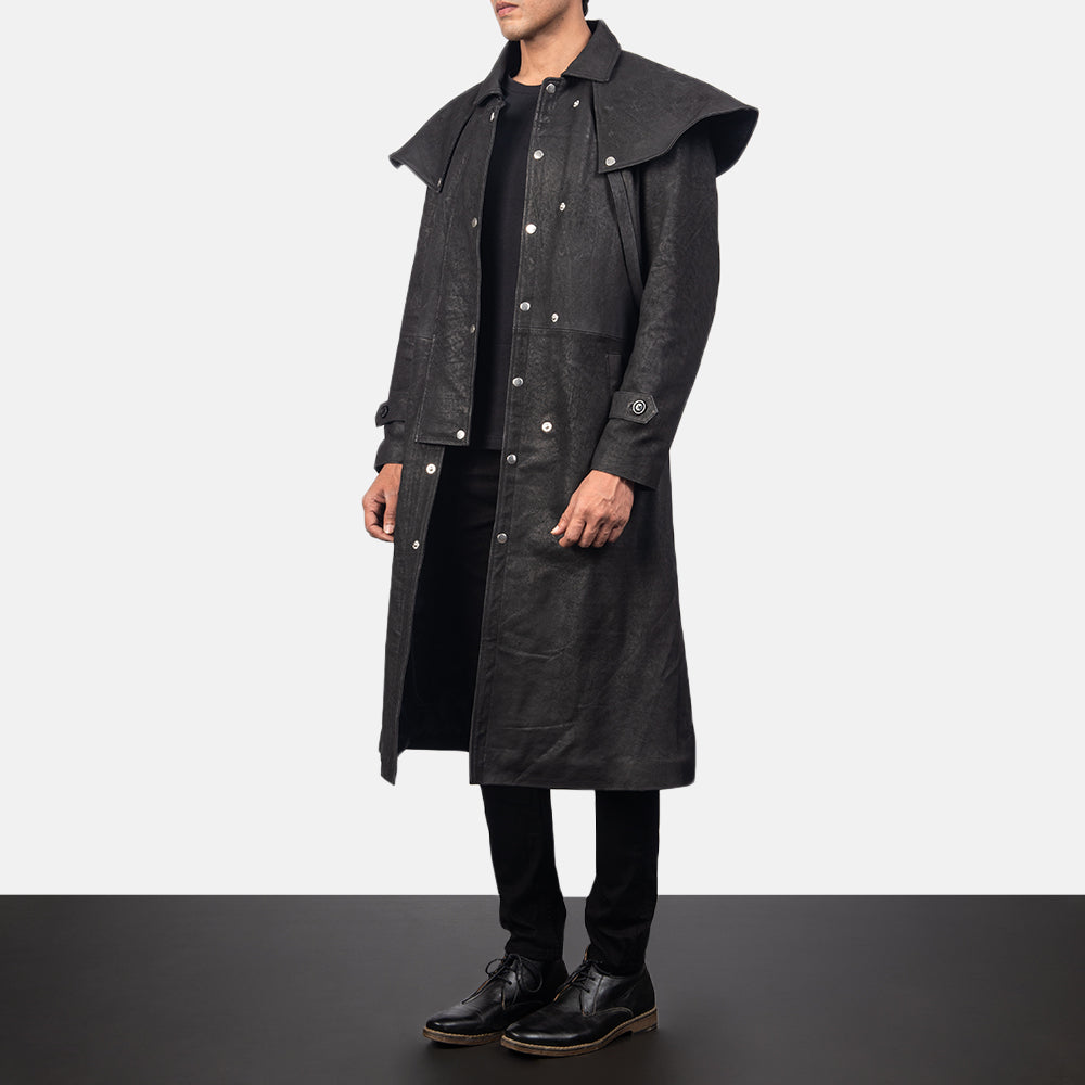 
Distressed Black Sheepskin Snuffed Trench Coat - Вид сзади, подчеркивающий посадку по плечам и ровный край