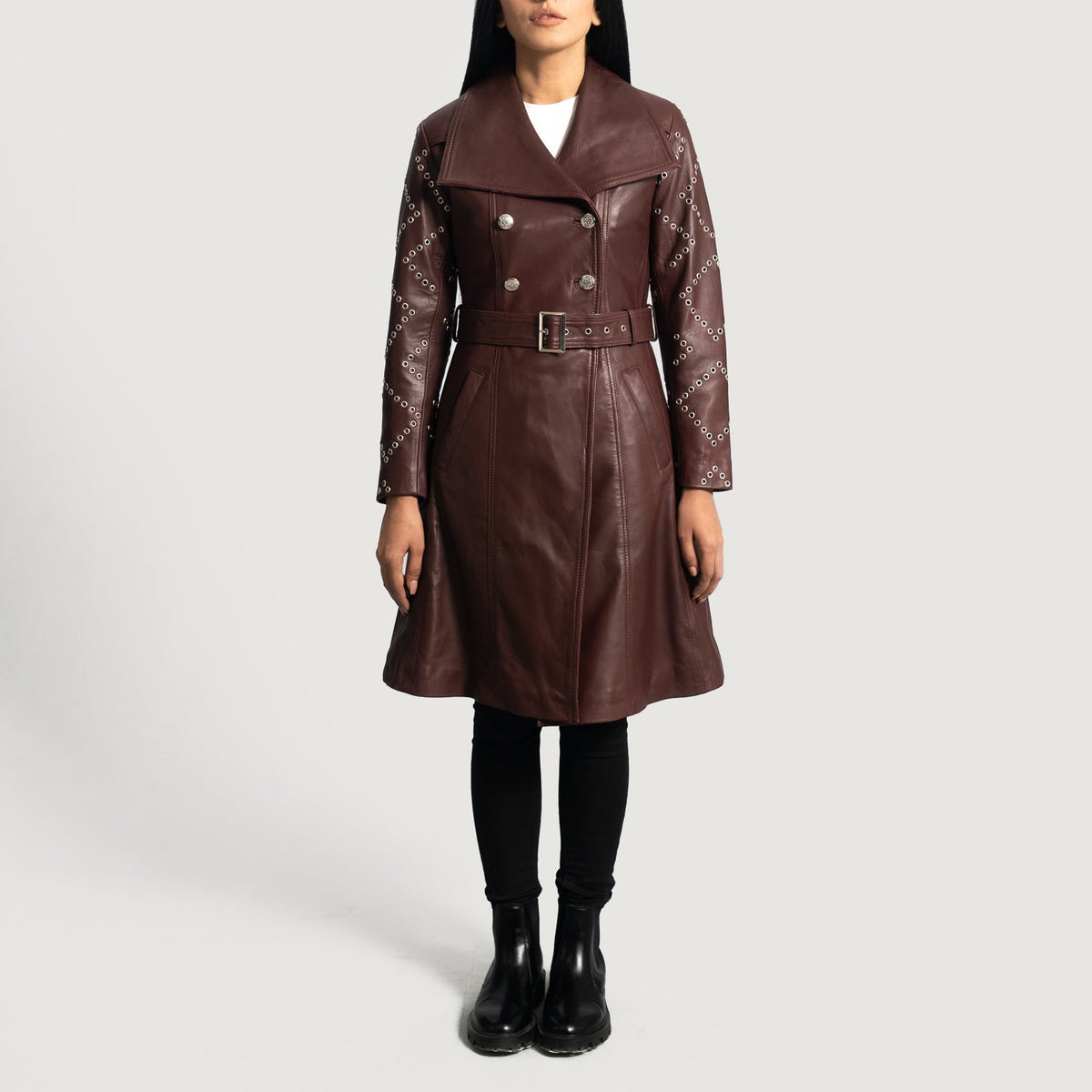 
Maroon Sheepskin Leather Trench Coat - Вид сзади, подчеркивающий посадку по плечам и ровный край