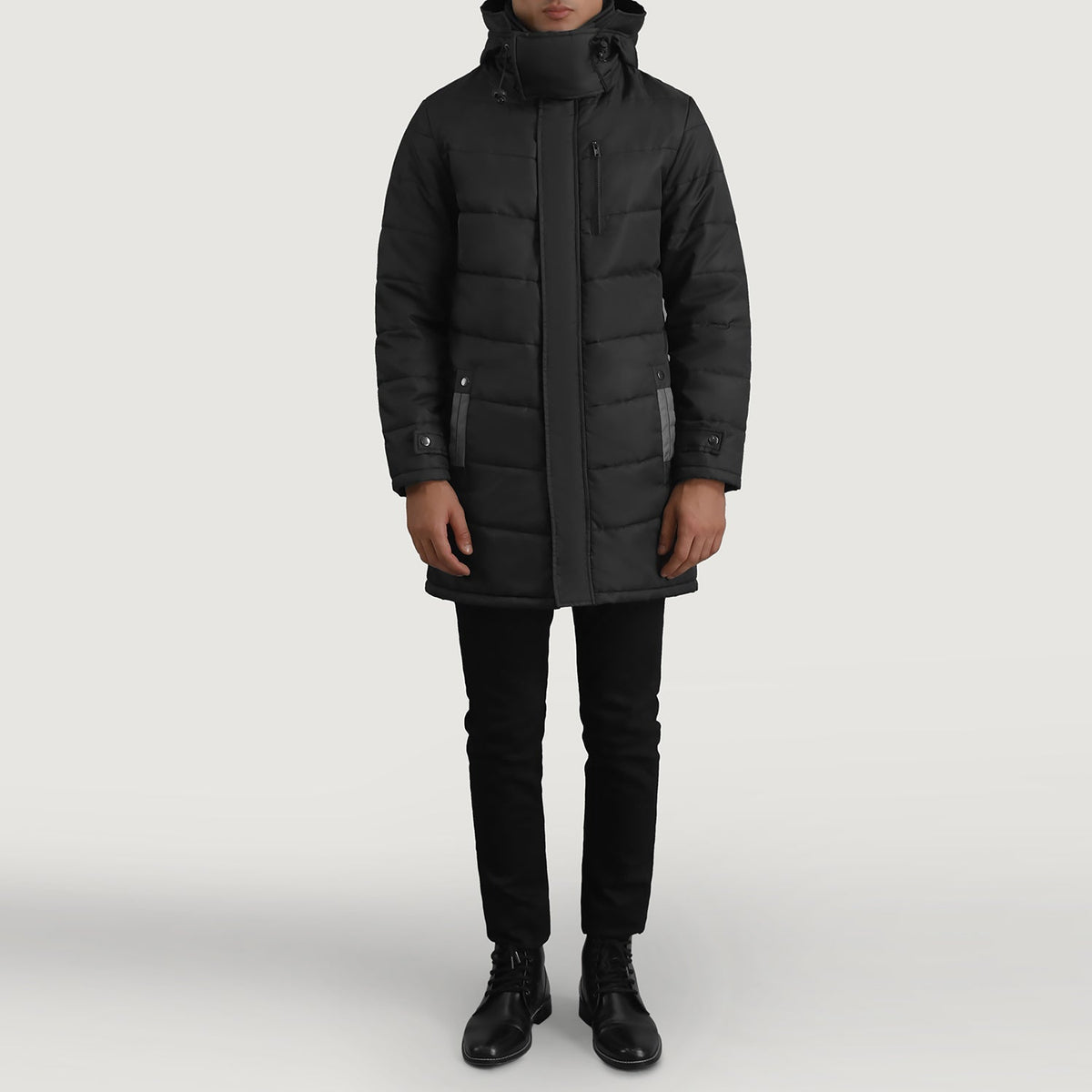 
Moore Черный Hooded Parka для Мужчин - Вид сбоку, демонстрирующий эргономичный крой рукава