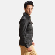 
Black Sheepskin leather Jacket - Вид сзади, подчеркивающий посадку по плечам и ровный край