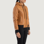 
Как выглядит на человеке:  Rebella Green Hooded Suede Bomber Jacket на модели — естественные складки при дневном свете