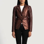 
Ruby Metallic Бордовый Кожаный пиджак для Женщин in Maroon Sheepskin Leather - Вид спереди и приталенный силуэт | Купить в официальном онлайн-магазине