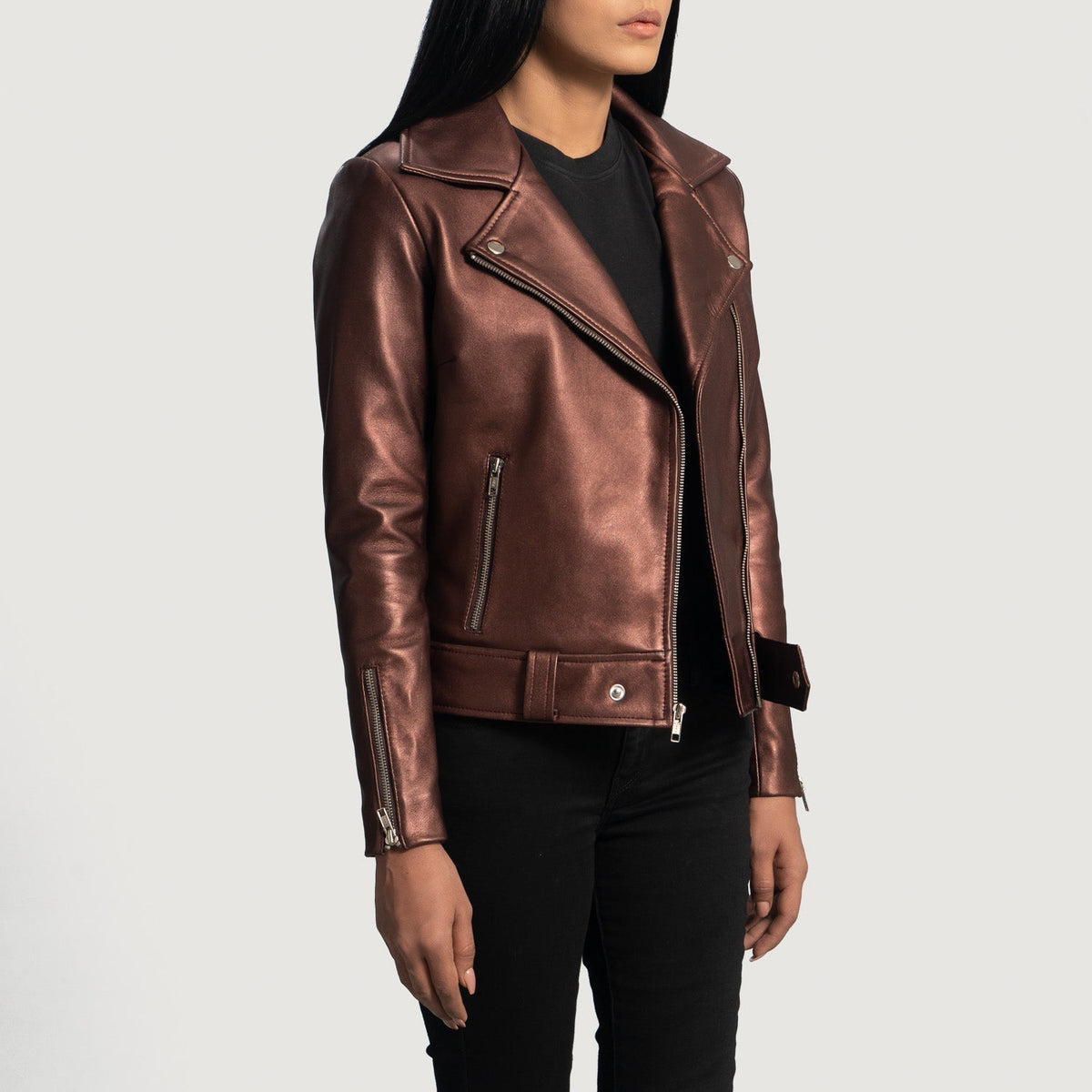 
Maroon Sheepskin Leather Biker Jacket - Вид сзади, подчеркивающий посадку по плечам и ровный край