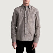 
Scout Grey Suede Leather Shirt для Мужчин для Мужчин - Вид сбоку, демонстрирующий эргономичный крой рукава