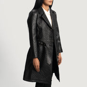 
Black Sheepskin Leather Trench Coat - Вид сзади, подчеркивающий посадку по плечам и ровный край
