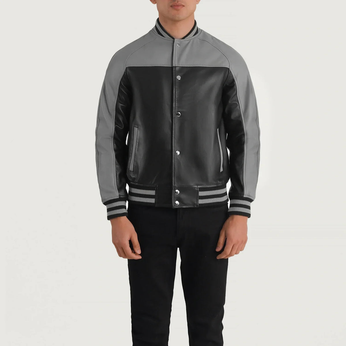 
Крупный план деталей of Varsity & Snap Buttons Hardware on Terrance Black & Red Leather Varsity Jacket