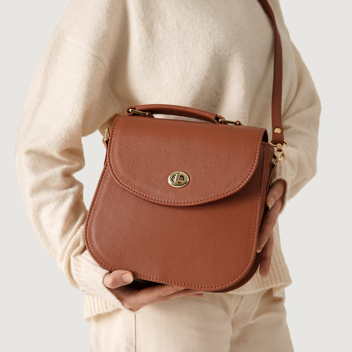 
The Sandra Leather Saddle Bag – alternate product view 4