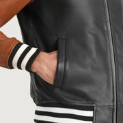 
Вид подкладки Showing Quilted Polyester Lining & Два функциональных внутренних кармана