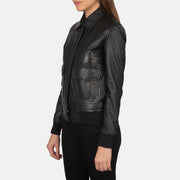 
Black Sheepskin Leather Bomber Jacket - Вид сзади, подчеркивающий посадку по плечам и ровный край