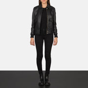 
Westa A-2 Black Leather Bomber Jacket - Вид сбоку, демонстрирующий эргономичный крой рукава